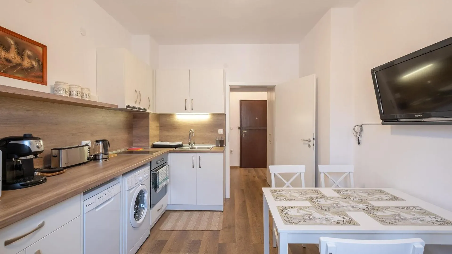 Peaceful Downtown Location - 2 Bedroom Apartment Σόφια 0*,  Βουλγαρία